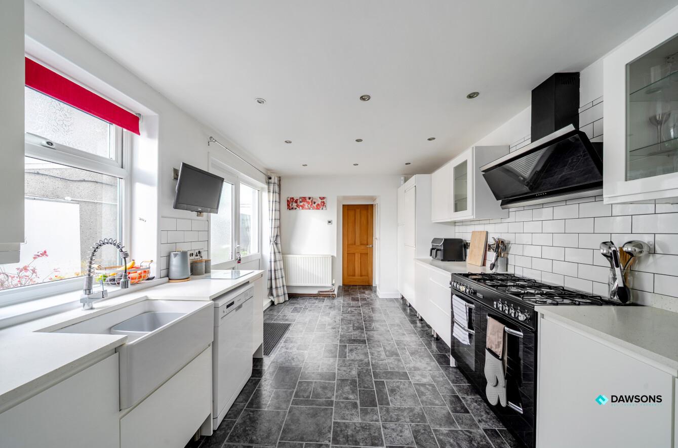 Llandafen Road, Llanelli, SA14 9BD